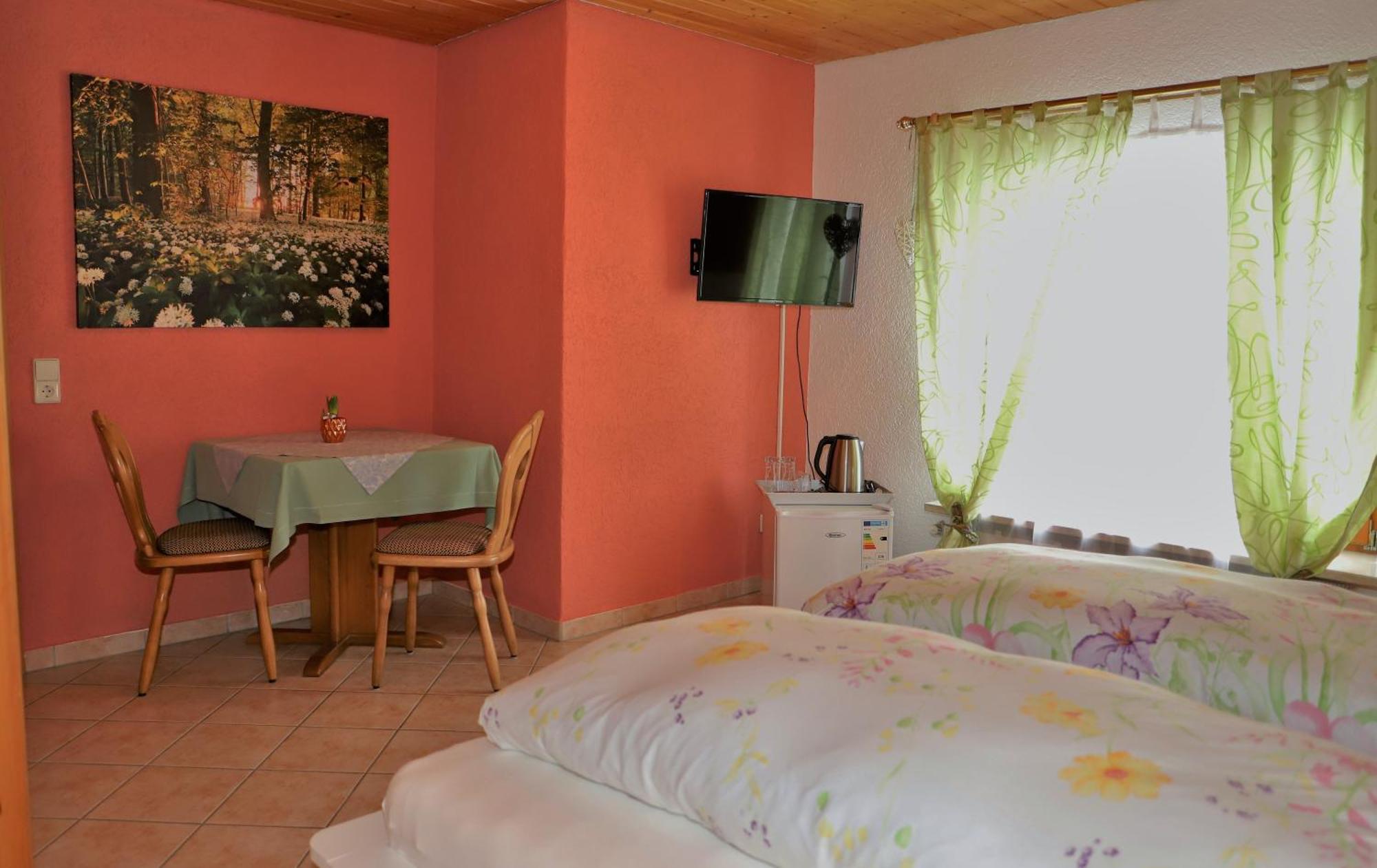 Gaestehaus Willaringen Rickenbach  Room photo